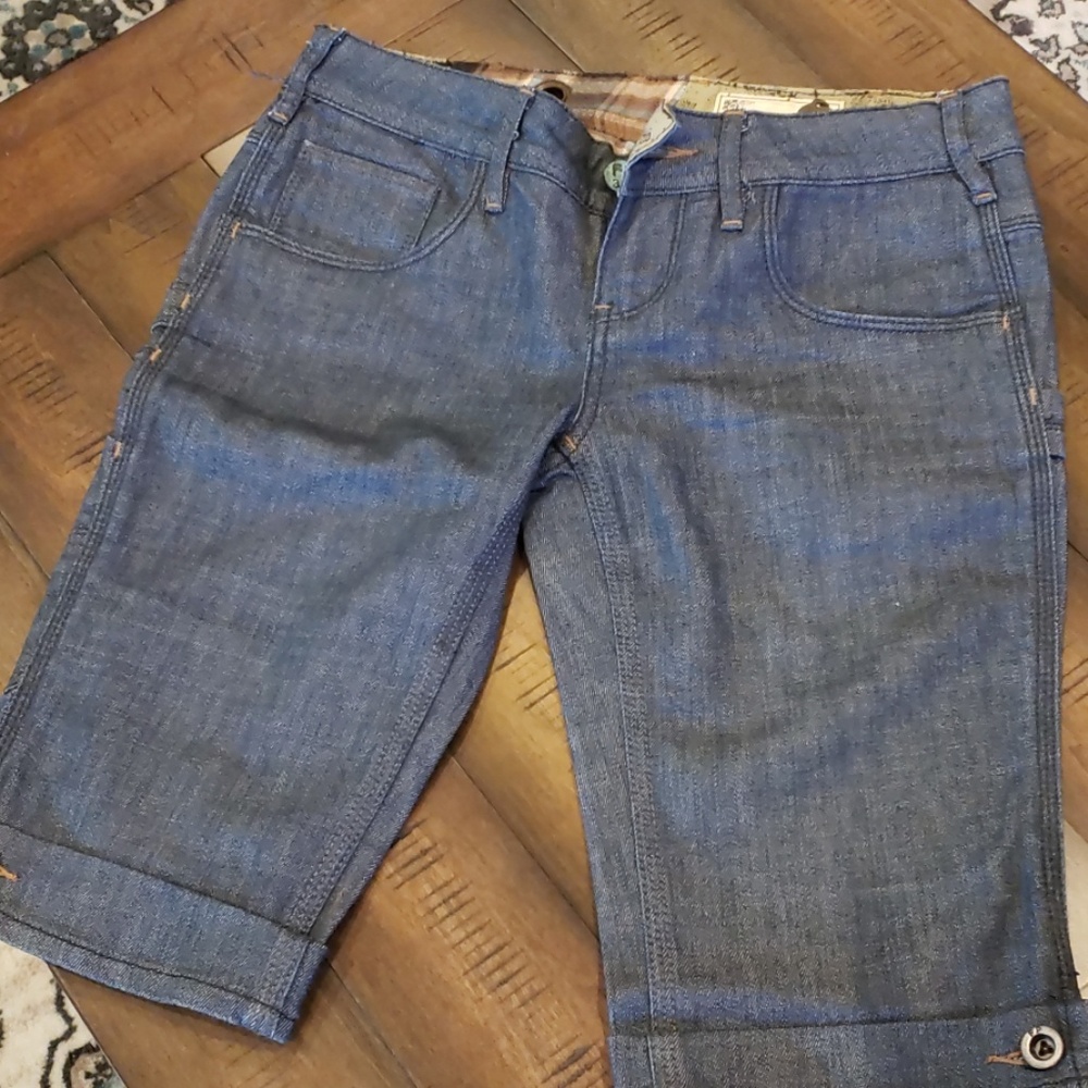 Shorts - Picture 3 of 3